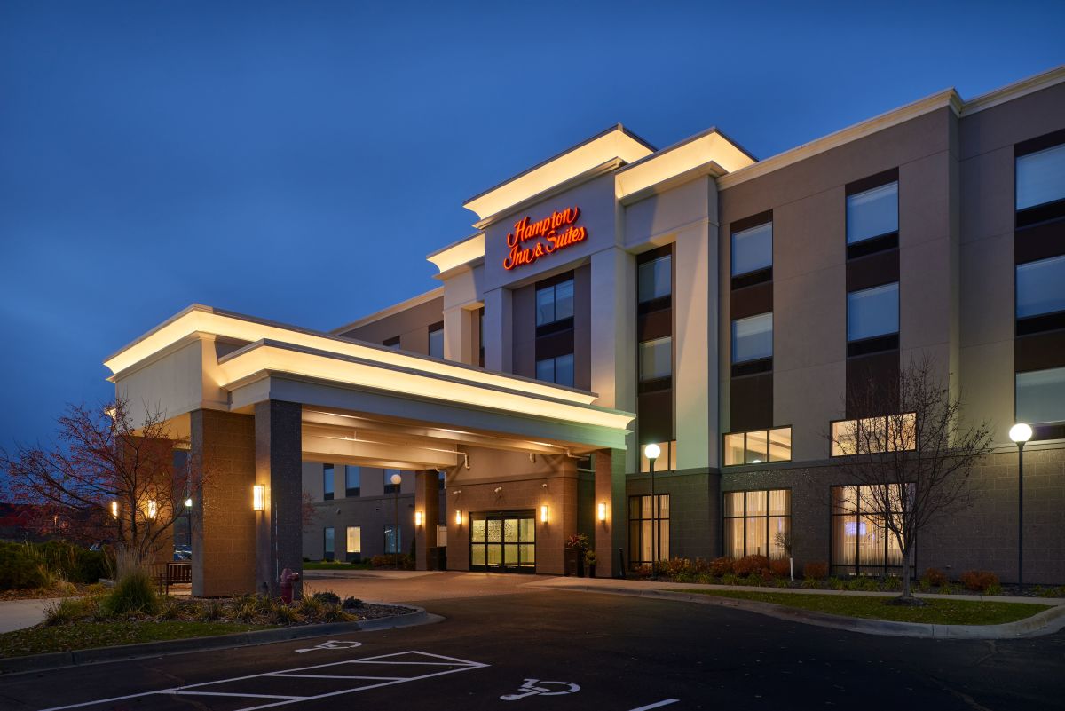 Hampton Inn & Suites Rogers | Explore Minnesota