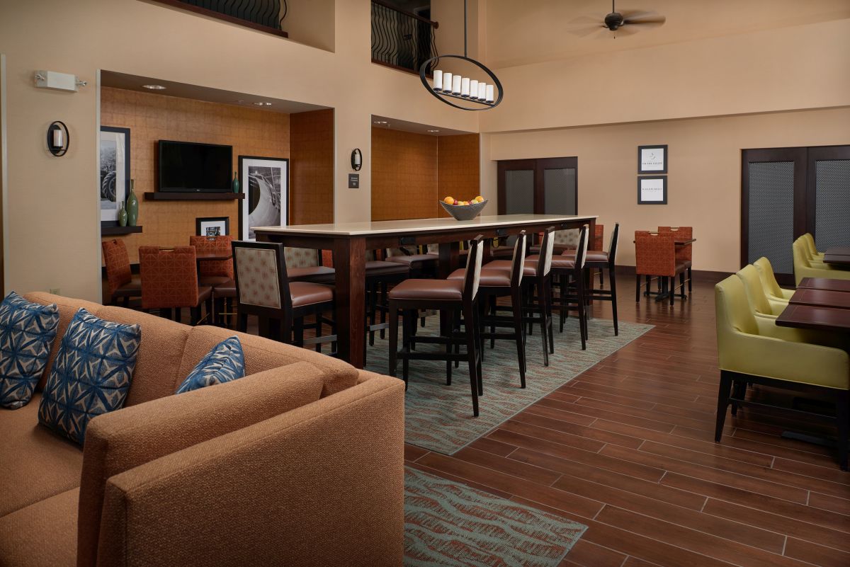 Hampton Inn & Suites Rogers | Explore Minnesota