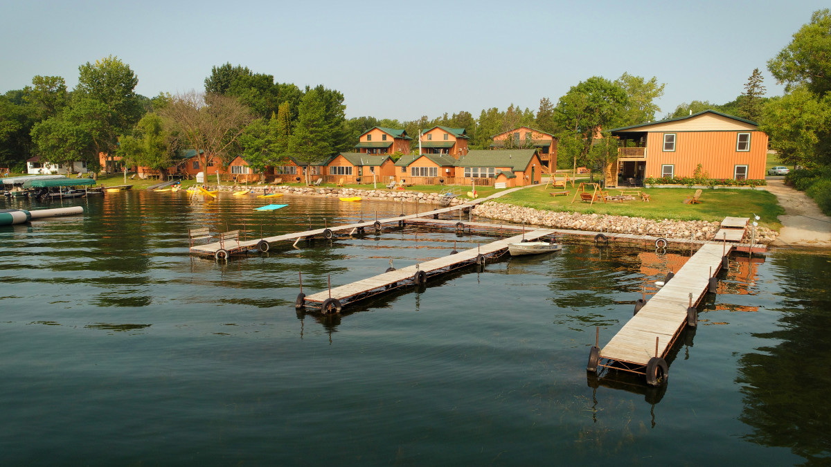 Campfire Bay Resort | Explore Minnesota