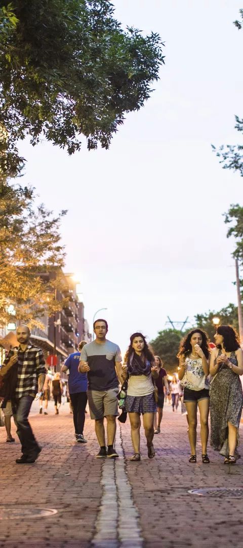 Grupoe en el Stone Arch Bridge Festival