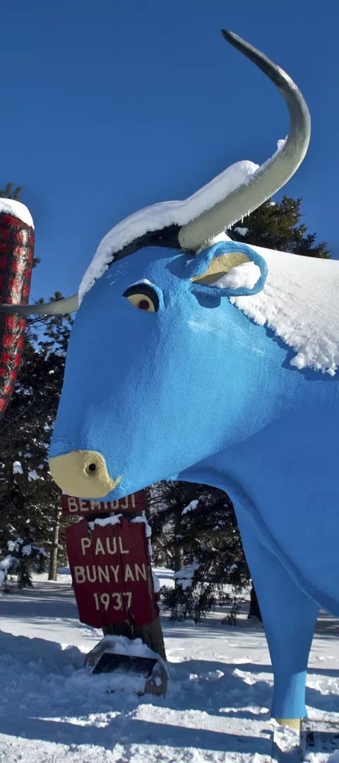 Paul Bunyan &amp; Babe the Blue Ox in Bemidji during winter